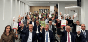 Mesa debate autores finalistas premio Know Square